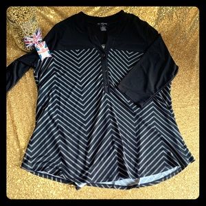 Size 2X chevron print 3/4 sleeve swing blouse